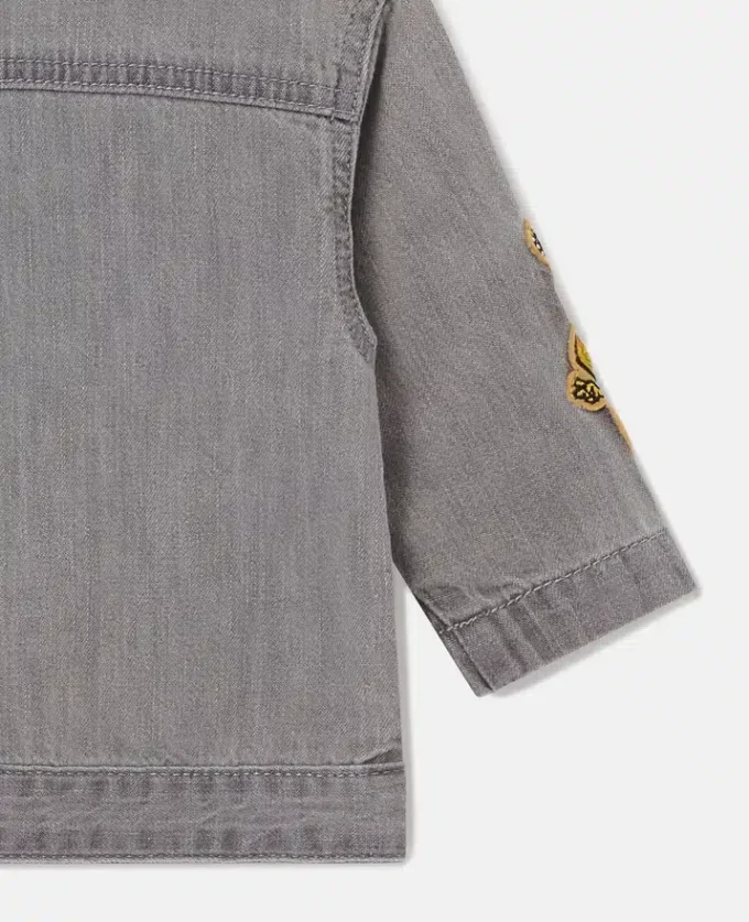 Giacca in denim ricamata con grafica musicale Giacca in denim ricamata con grafica musicale