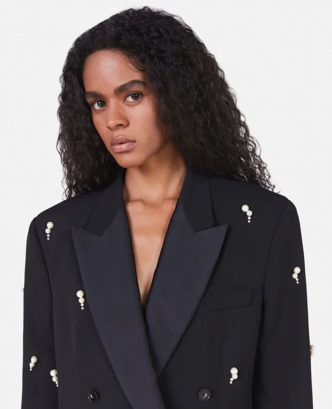 Giacca oversize doppiopetto con ricami di perle Giacca oversize doppiopetto con ricami di perle