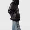 Giacca vegana con cintura in shearling Giacca vegana con cintura in shearling