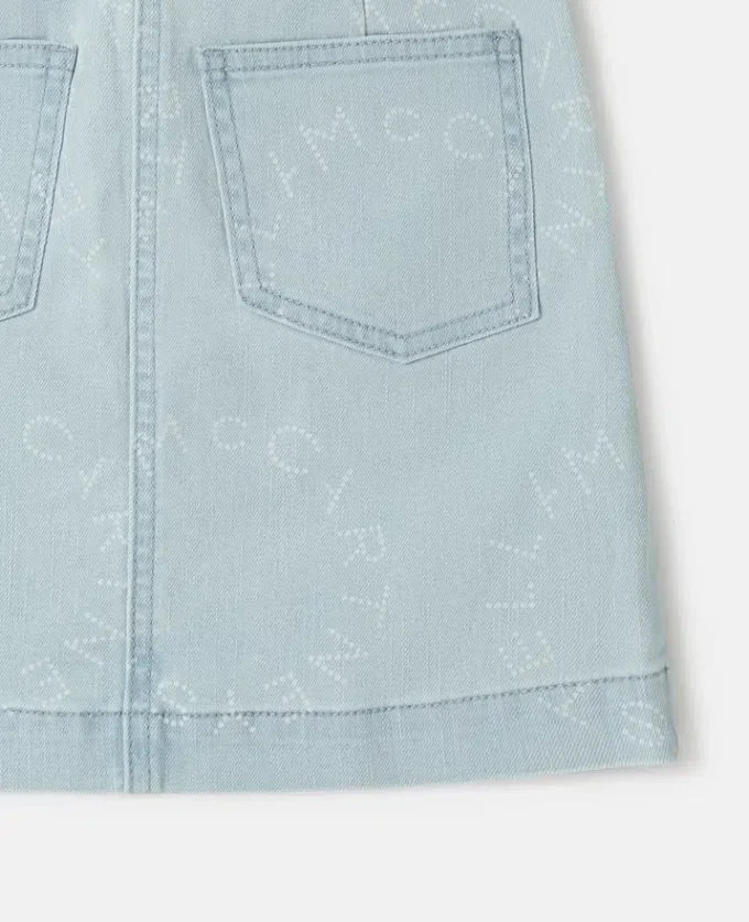 Gonna in denim con logo medaglione Gonna in denim con logo medaglione