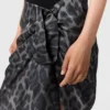 Gonna midi asimmetrica con nodo e stampa leopardata Gonna midi asimmetrica con nodo e stampa leopardata