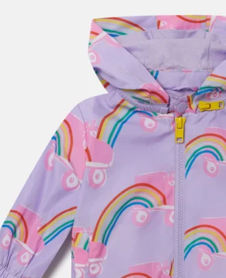 Impermeabile con stampa arcobaleno e pattini a rotelle