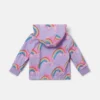 Impermeabile con stampa arcobaleno e pattini a rotelle Impermeabile con stampa arcobaleno e pattini a rotelle