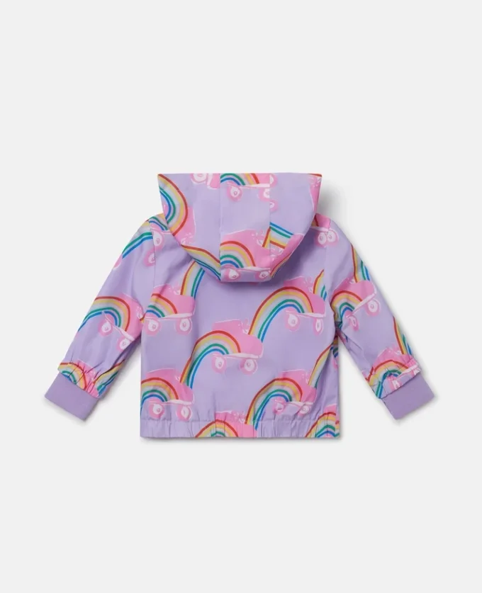 Impermeabile con stampa arcobaleno e pattini a rotelle Impermeabile con stampa arcobaleno e pattini a rotelle