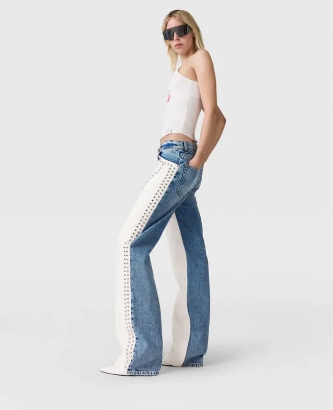 Jeans a gamba dritta con borchie Jeans a gamba dritta con borchie