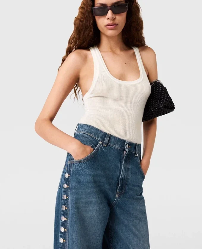 Jeans a gamba dritta con bottoni a pressione Jeans a gamba dritta con bottoni a pressione