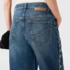 Jeans a gamba dritta con bottoni a pressione Jeans a gamba dritta con bottoni a pressione