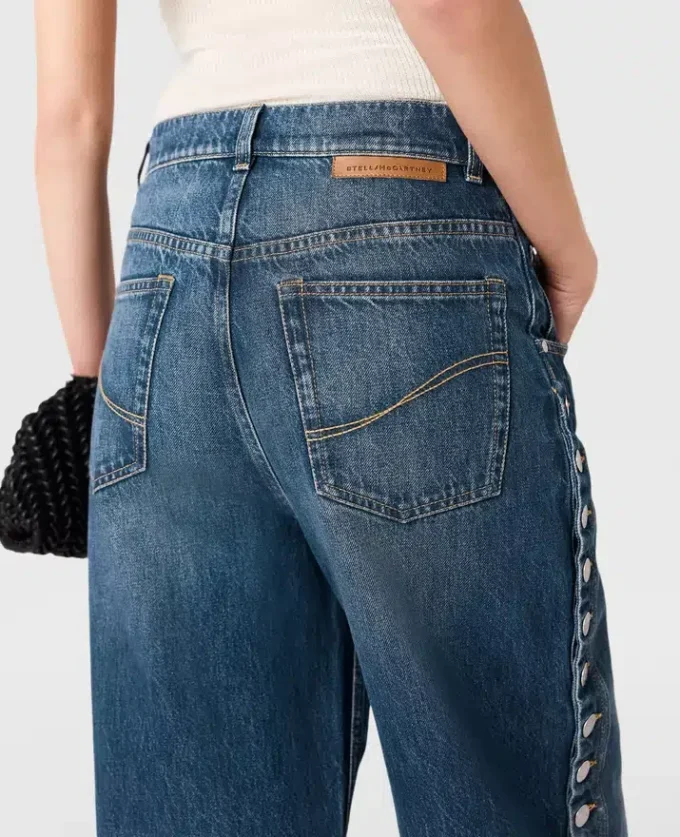 Jeans a gamba dritta con bottoni a pressione Jeans a gamba dritta con bottoni a pressione