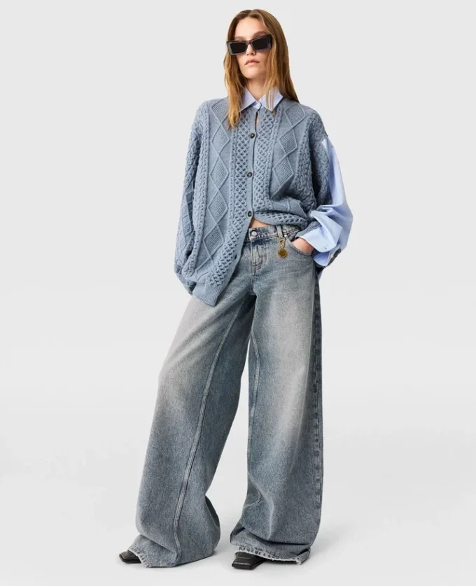 Jeans a gamba larga con lavaggio vintage Jeans a gamba larga con lavaggio vintage