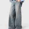 Jeans a gamba larga con lavaggio vintage Jeans a gamba larga con lavaggio vintage