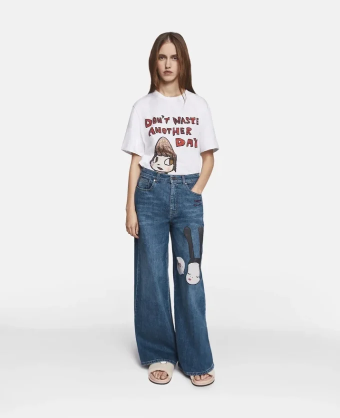 Jeans a gamba larga con ricamo Little Black Bunny Jeans a gamba larga con ricamo Little Black Bunny