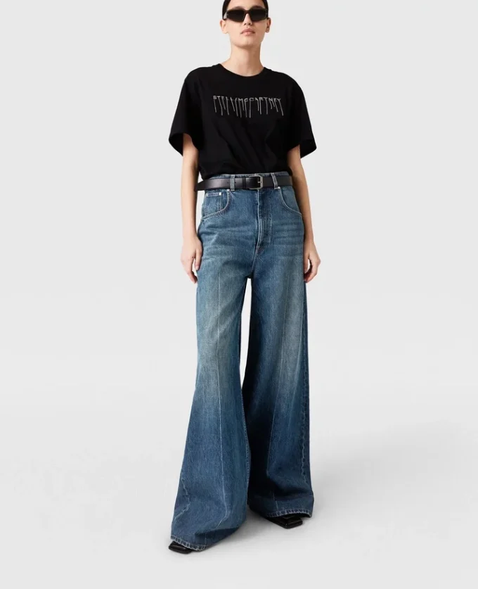 Jeans a vita alta con gamba dritta Jeans a vita alta con gamba dritta
