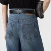Jeans a vita alta con gamba dritta Jeans a vita alta con gamba dritta