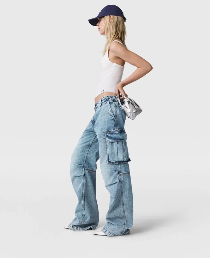 Jeans cargo in denim lavato vintage Jeans cargo in denim lavato vintage