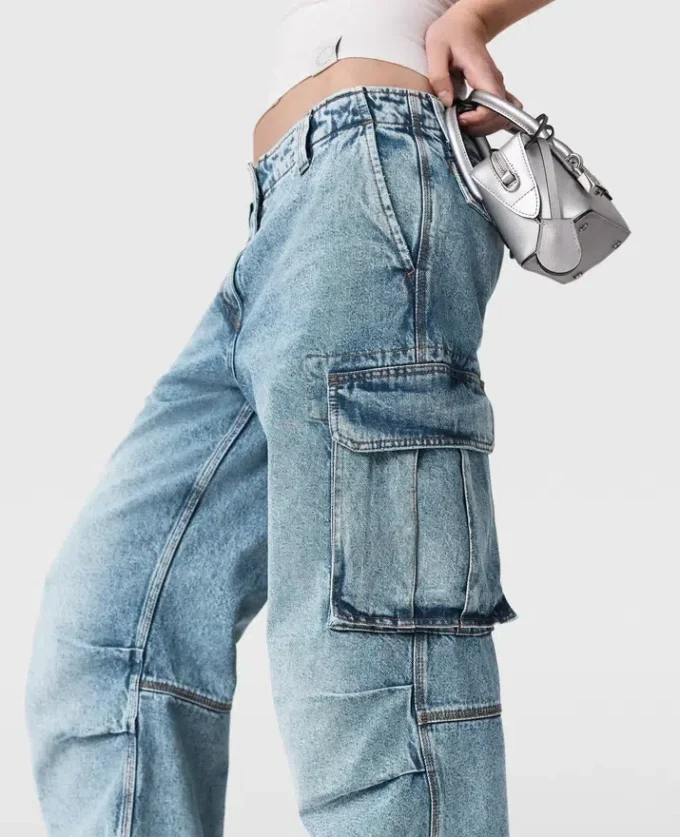 Jeans cargo in denim lavato vintage Jeans cargo in denim lavato vintage