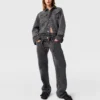 Giacca in denim con pannelli tono su tono Giacca in denim con pannelli tono su tono