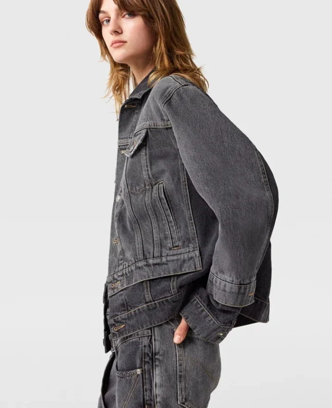 Giacca in denim con pannelli tono su tono Giacca in denim con pannelli tono su tono