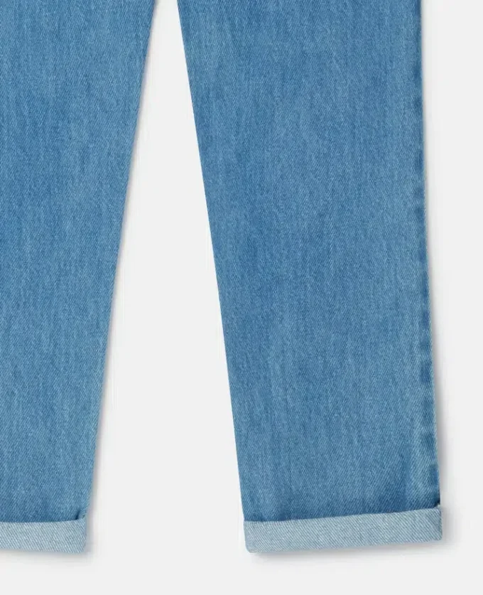 Jeans dalla vestibilità comoda Jeans dalla vestibilità comoda