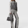 Jeans ibridi dal taglio sartoriale