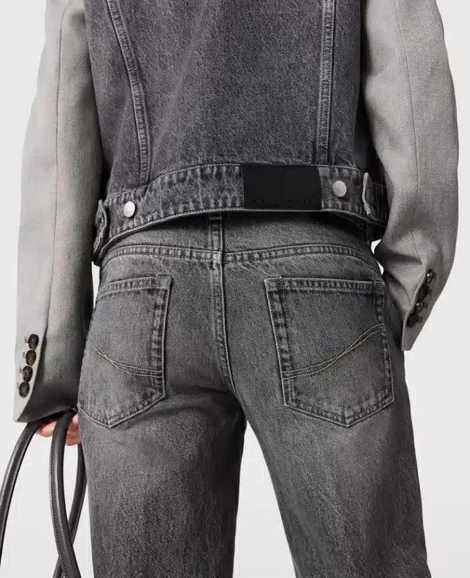 Jeans ibridi dal taglio sartoriale