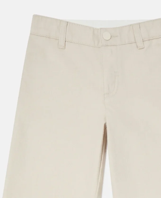Jeans in denim a gamba dritta tono su tono Jeans in denim a gamba dritta tono su tono