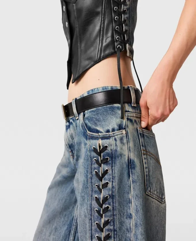Jeans in denim a gamba larga con lacci Jeans in denim a gamba larga con lacci