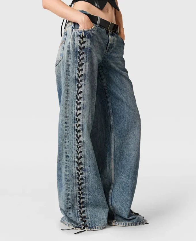 Jeans in denim a gamba larga con lacci Jeans in denim a gamba larga con lacci