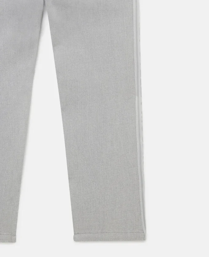 Jeans in denim con pannello con marchio Jeans in denim con pannello con marchio