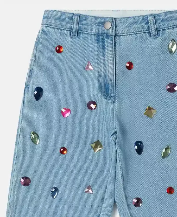 Jeans in denim con ricamo gioiello Jeans in denim con ricamo gioiello