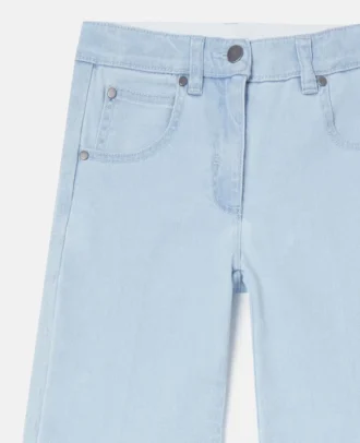 Jeans svasati in denim chiaro
