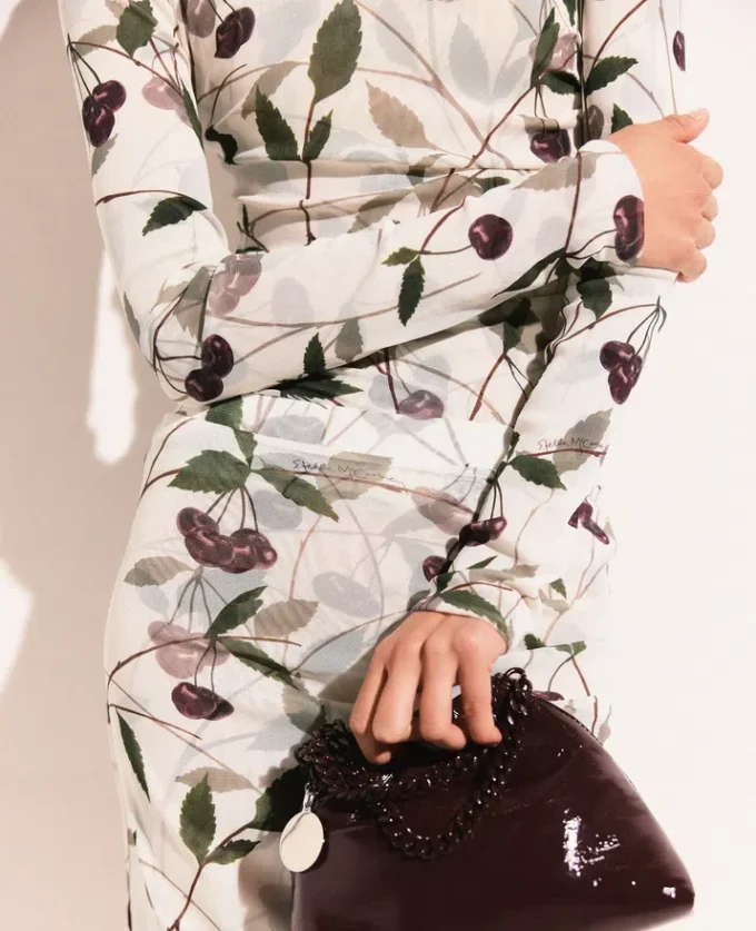 Maglia a maniche lunghe con stampa ciliegie Maglia a maniche lunghe con stampa ciliegie