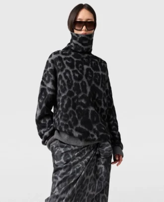 Maglione a collo alto in jacquard leopardato