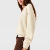 Maglione a maniche lunghe con scollo a V Maglione a maniche lunghe con scollo a V
