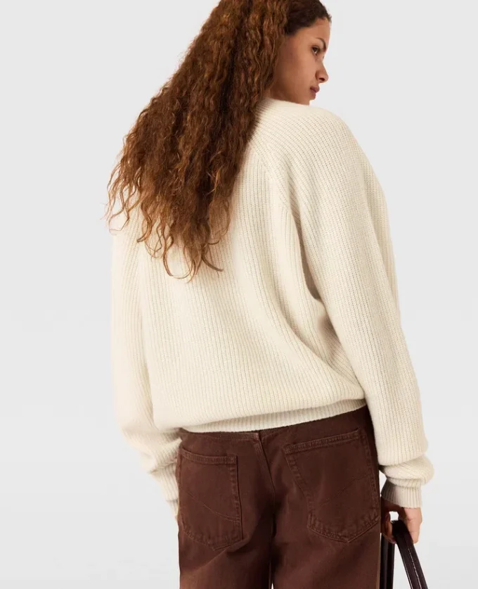 Maglione a maniche lunghe con scollo a V Maglione a maniche lunghe con scollo a V