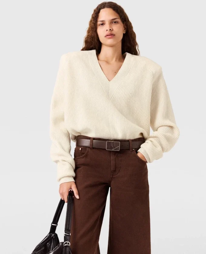 Maglione a maniche lunghe con scollo a V Maglione a maniche lunghe con scollo a V