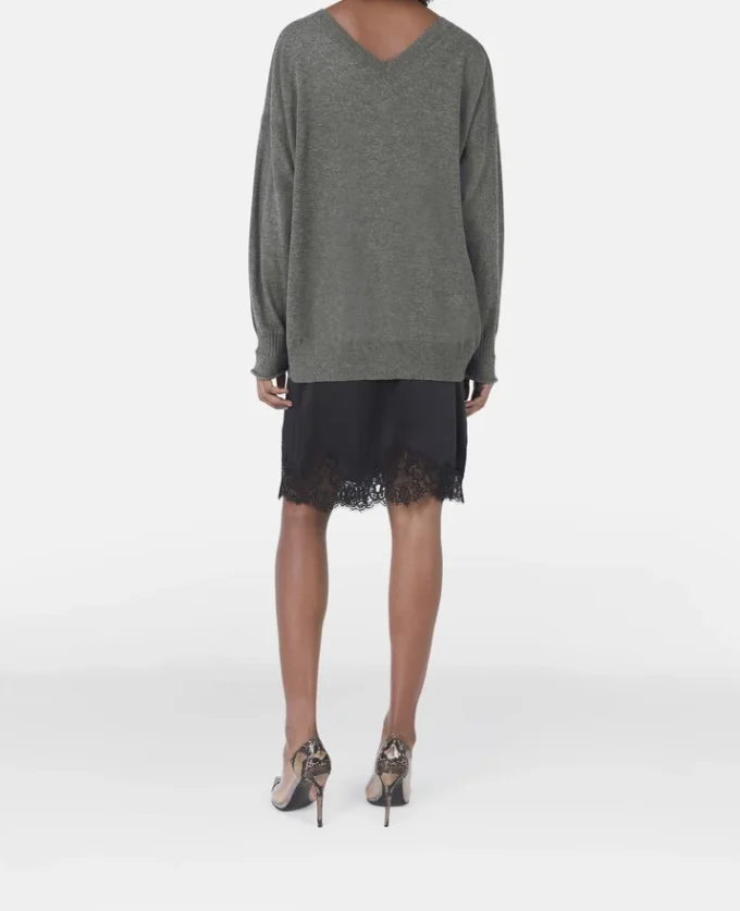 Maglione con scollo a V e maniche lunghe Maglione con scollo a V e maniche lunghe