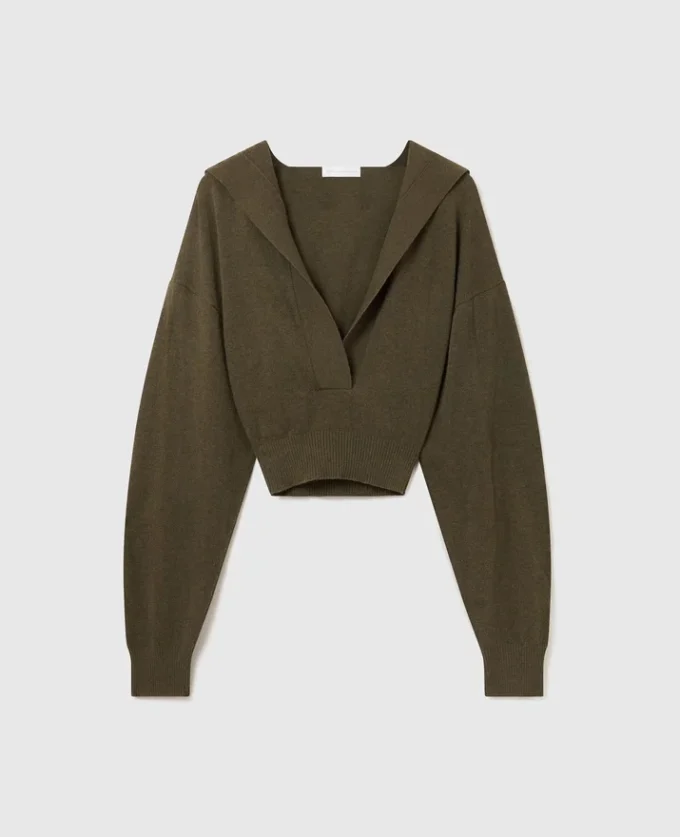 Maglione corto a maniche lunghe con cappuccio Maglione corto a maniche lunghe con cappuccio