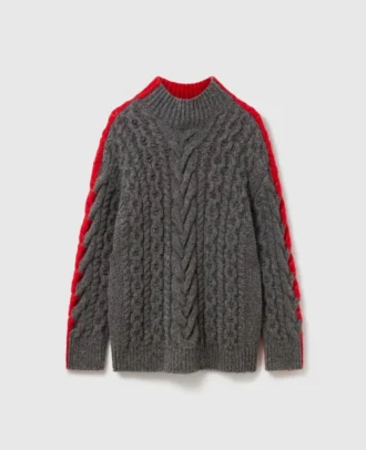 Maglione girocollo con maniche allacciate e lavorazione a trecce Maglione girocollo con maniche allacciate e lavorazione a trecce