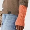 Maglione ibrido a girocollo Maglione ibrido a girocollo