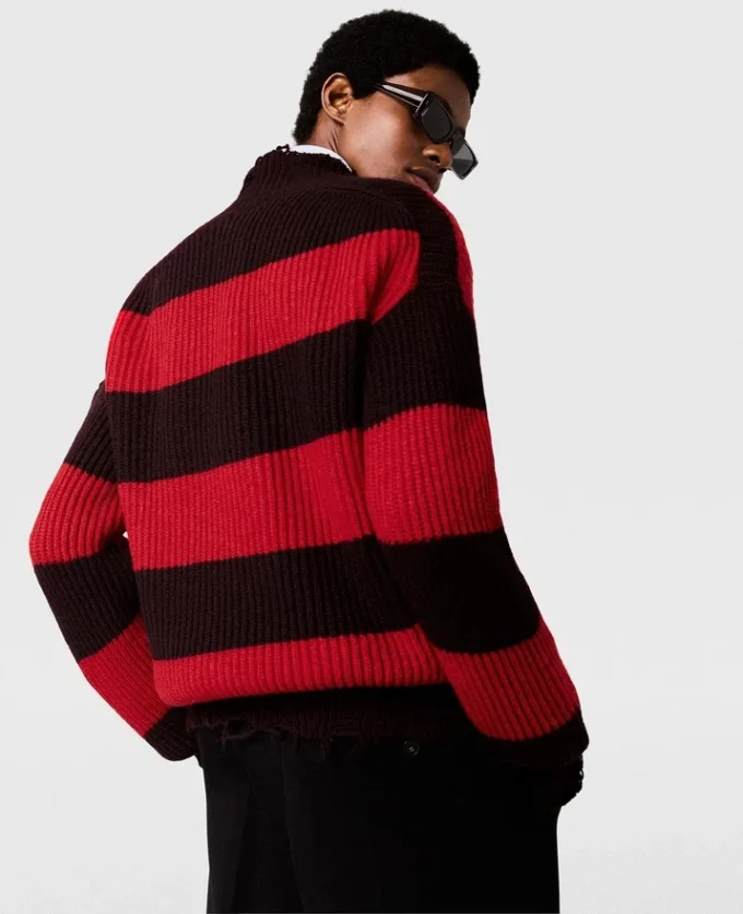Maglione oversize a righe con scollo a V Maglione oversize a righe con scollo a V