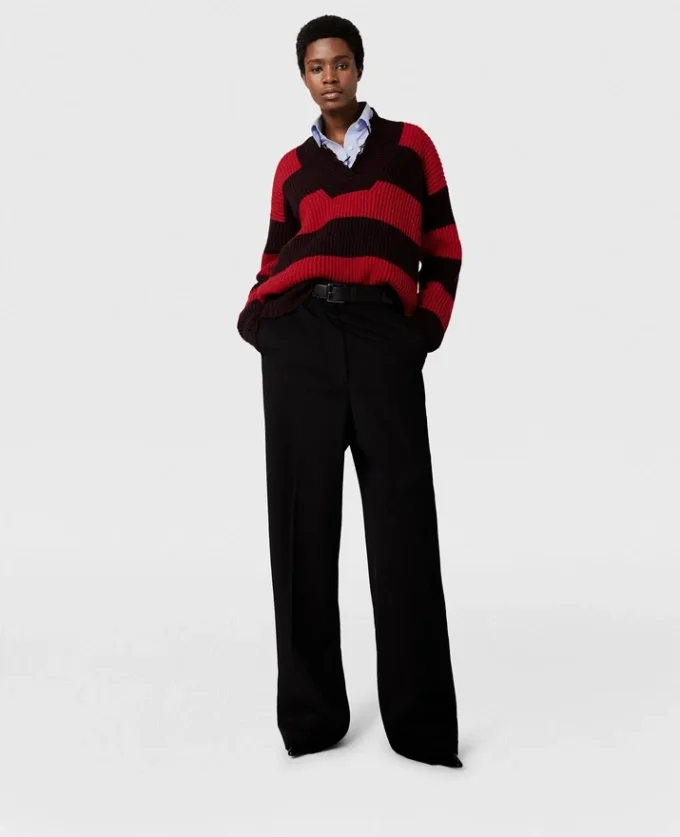 Maglione oversize a righe con scollo a V Maglione oversize a righe con scollo a V