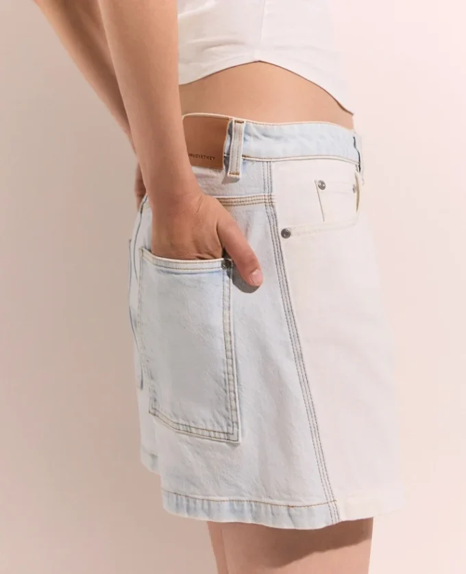 Pantaloncini in denim a pannelli Pantaloncini in denim a pannelli