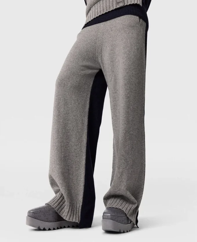 Pantaloni a gamba larga con pannelli a contrasto Pantaloni a gamba larga con pannelli a contrasto