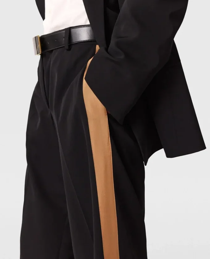 Pantaloni a gamba larga con piega Pantaloni a gamba larga con piega