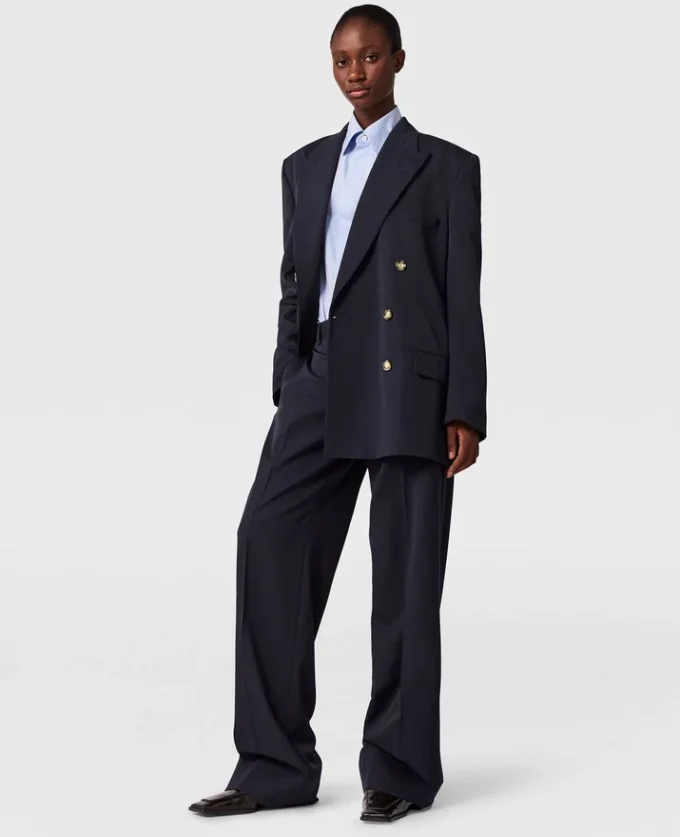 Pantaloni a gamba larga con piega Pantaloni a gamba larga con piega