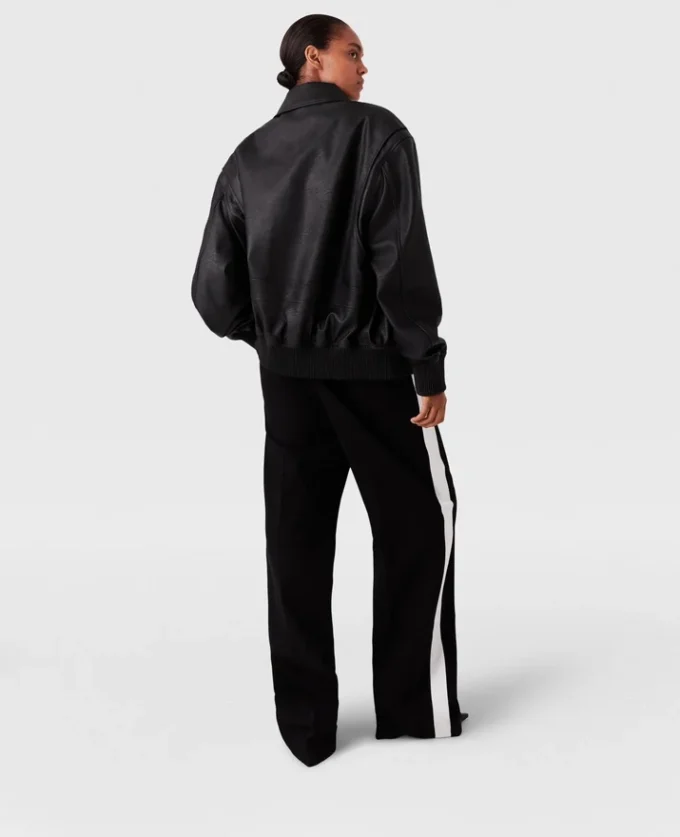 Pantaloni a vita bassa a righe e gamba dritta Pantaloni a vita bassa a righe e gamba dritta