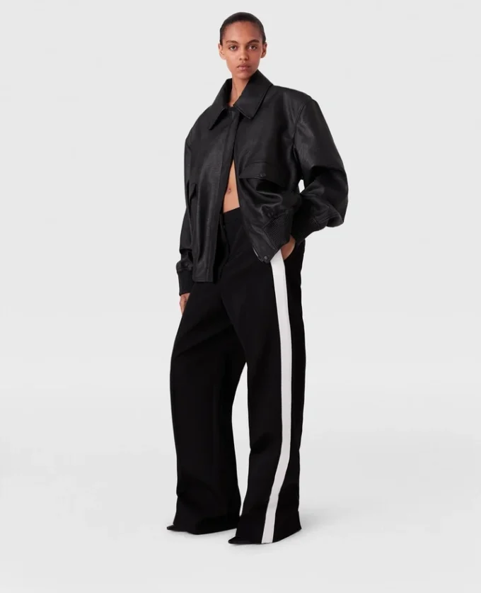Pantaloni a vita bassa a righe e gamba dritta Pantaloni a vita bassa a righe e gamba dritta