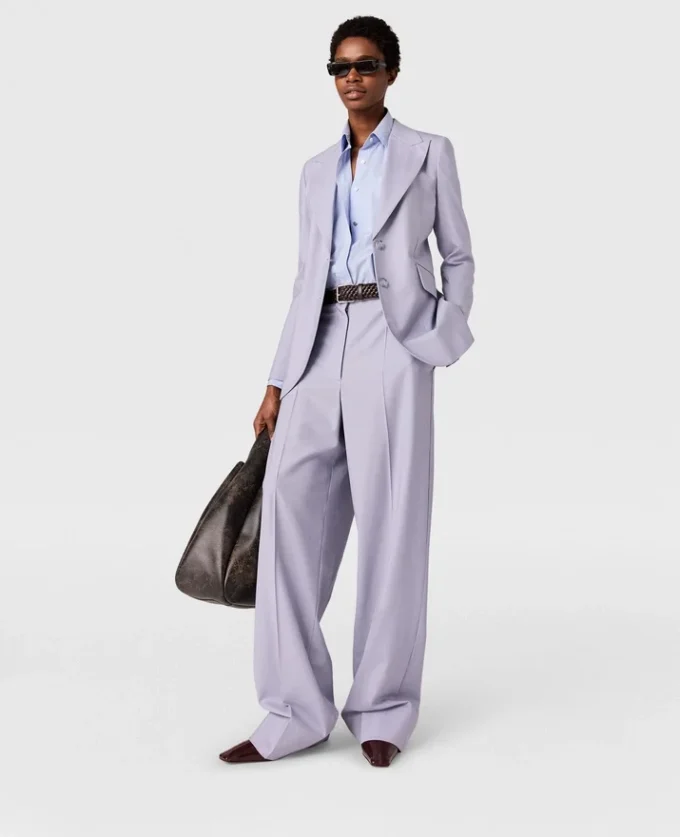 Pantaloni a vita bassa e gamba dritta Pantaloni a vita bassa e gamba dritta