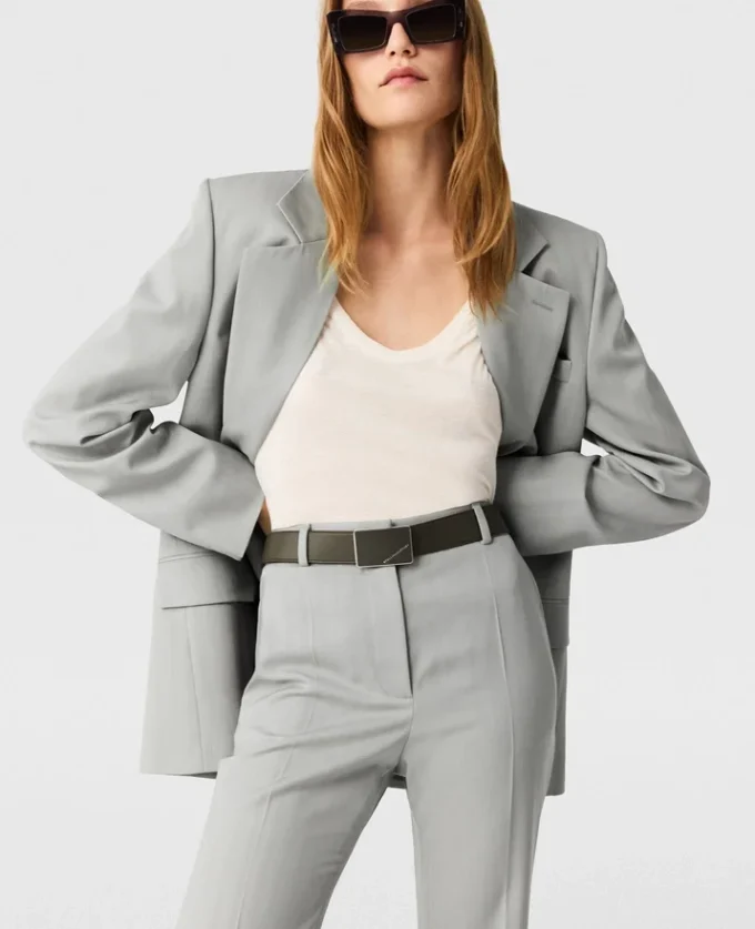 Pantaloni a vita media con taglio botcut Pantaloni a vita media con taglio botcut