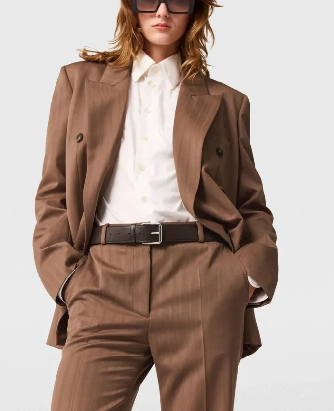 Pantaloni a vita media con taglio botcut Pantaloni a vita media con taglio botcut